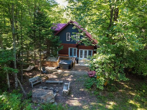 "Dingle Run Lodge" at Sir Sam's (hot tub/sauna)