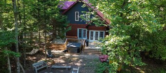 "Dingle Run Lodge" at Sir Sam's (hot tub/sauna)