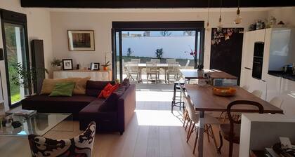 Belle villa contemporaine prés des plages pour 6 personness