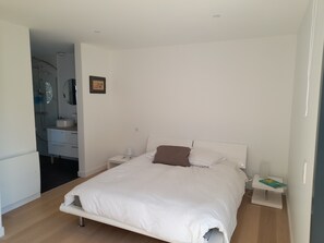 3 bedrooms, iron/ironing board, travel crib, free WiFi - Beautiful contemporary villa near the beach for 6 people (Anglet)