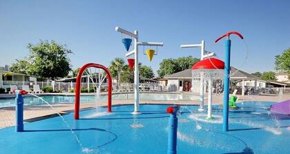 Oceanside Village 4 bedroom home 4 minute walk to the beach HappyDaze