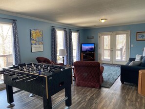 Games room - NORRIS LAKE FRONT RENTALS: LOLA'S LAKE HOUSE LAKE FRONT LOCATION (Jacksboro)