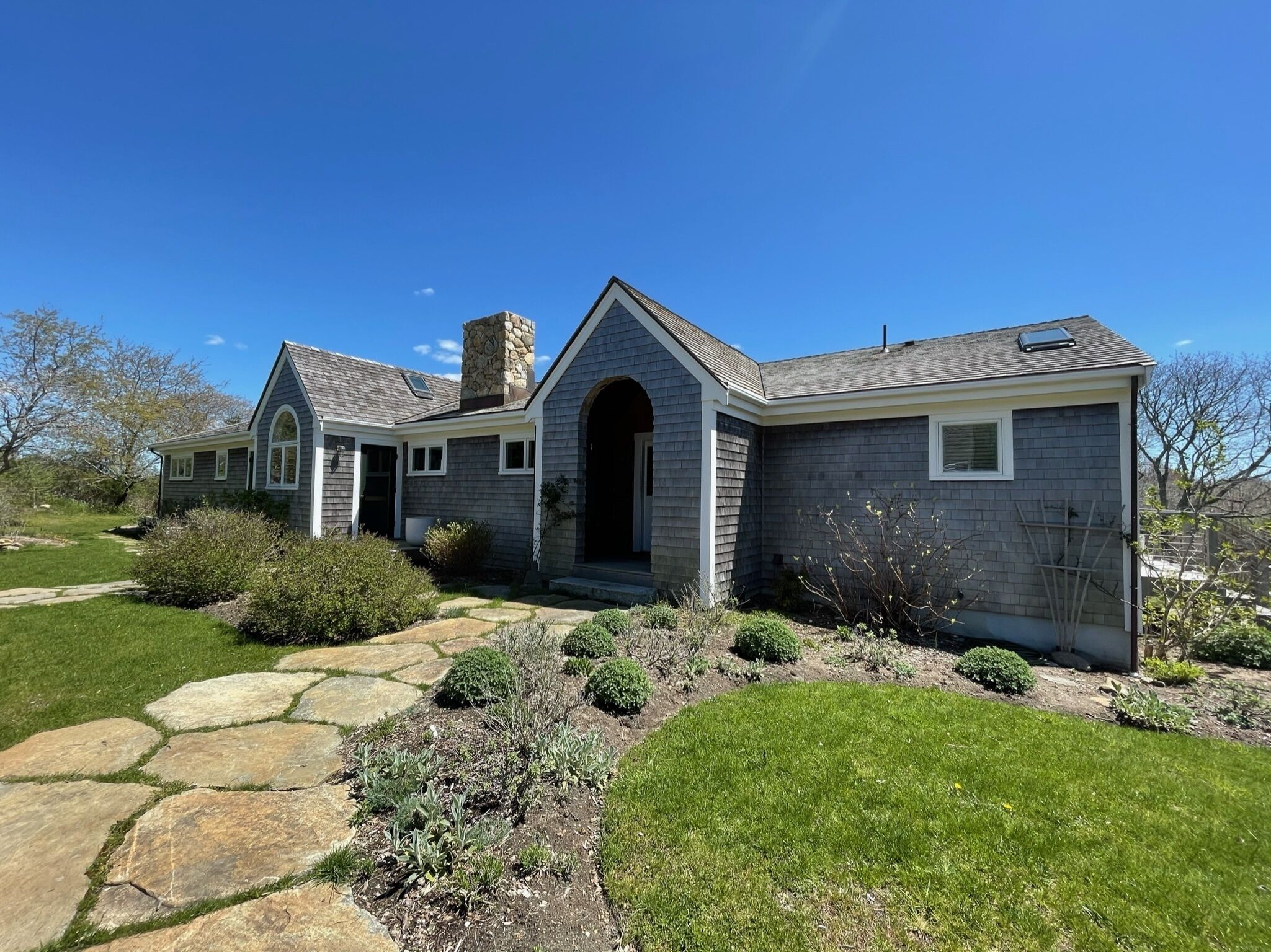 Modern Luxury Waterview Home, Private Beach Access, 4 BR, 3 bath