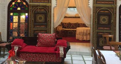 Rent a room in a riad for 3 people, including breakfast