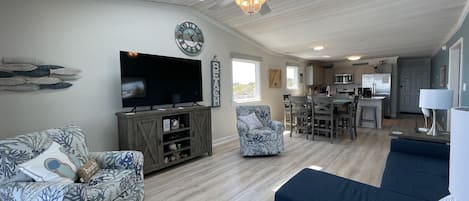 Smart TV, DVD player