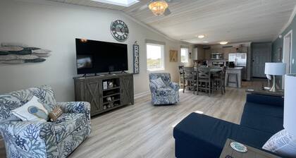 Oceanfront 2Br 2Ba Condo with elevator and amazing views!