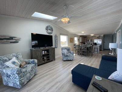 Oceanfront 2Br 2Ba Condo with elevator and amazing views!