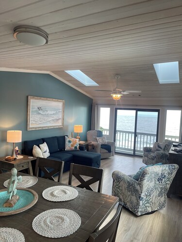 Oceanfront 2Br 2Ba Condo with elevator and amazing views!