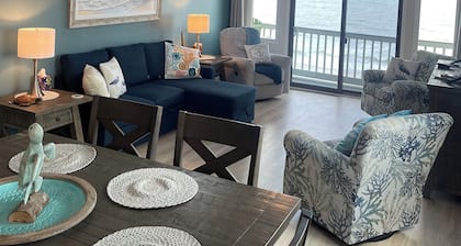 Oceanfront 2Br 2Ba Condo with elevator and amazing views!