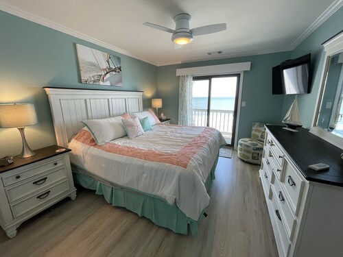 Oceanfront 2Br 2Ba Condo with elevator and amazing views!