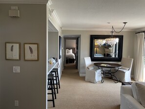 2 عدّة غرف نوم وواي فاي وملاءات أسرّة