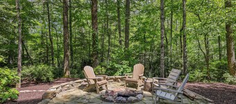 Adorable Cabin! Walk to Downtown!