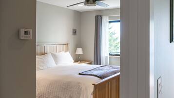 2 室のベッドルーム、アイロン / アイロン台、WiFi (無料)、ベッドシーツ