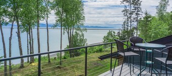 Beachfront property!  2 Bed/2 Bath and no added cleaning fees