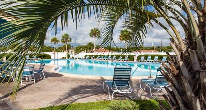 Looney Dunes - Ground Floor - 2 Bed 2 Bath - Condo STEPS From The Beach