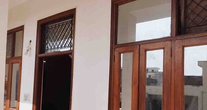 2 bedrooms spacious private apartment