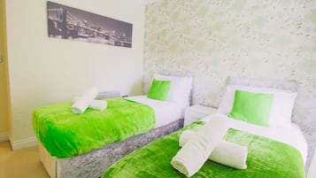 2 bedrooms, iron/ironing board, free WiFi, bed sheets
