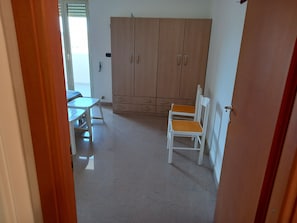Interni