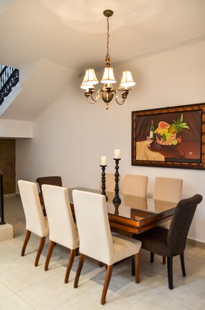 Dining - Jacuzzi Pool Spa Ocean View 4bd 5ba House (El Sauzal)