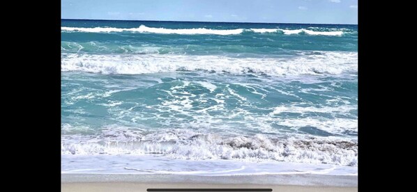 Beach nearby, sun-loungers, beach towels