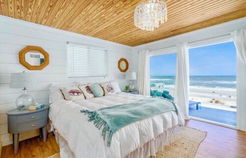 ☀️ULTRA Private Beachfront Escape, 11 Steps to Sand 🐚 Rare Find🐬BIG LOT🌴PET w FEE