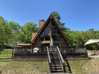 Private Waterfront A-Frame Charmer on Lake Hamilton
