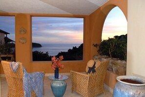 Property grounds - Wow! Love, Love, Love This Ocean View Condo (Zihuatanejo)