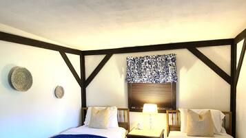 3 bedrooms, travel cot, free WiFi, bed sheets