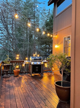Property grounds. Blue Jay Lake House