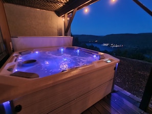 Bain à remous extérieur