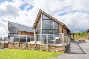 Cabin | Exterior - Valley View Lodge Sleeps 8 With Hot Tub (Preston)