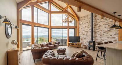 Valley View Lodge Sleeps 8 With Hot Tub