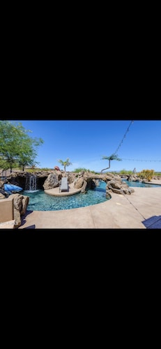 Top 10 pools in AZ - luxury style resort nearby phoenix, Cave Creek, Scottsdale