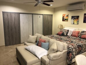1 bedroom, desk, free WiFi, bed sheets