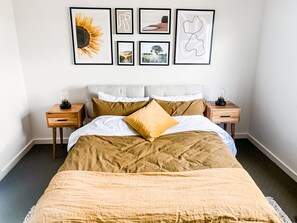 3 chambres, fer et planche à repasser, lit parapluie, Wi-Fi gratuit