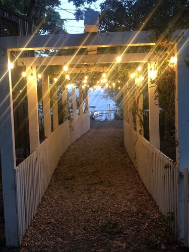 ALL INCLUSIVE AMENITIES:Kayak,SUP,Pedal Boat,PingPong,Pickleball,Movie Nt &MORE!