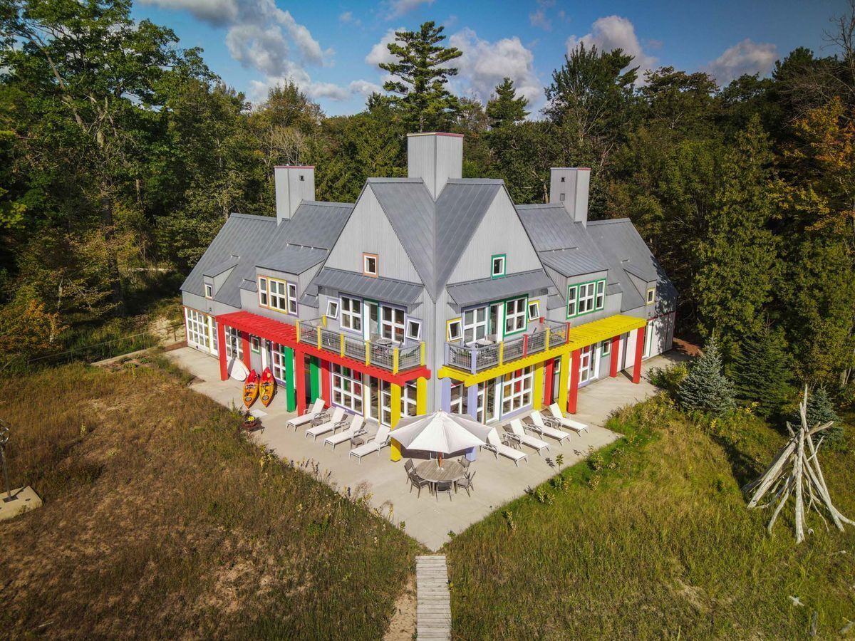 Spectacular Lake Michigan house just steps to the water
