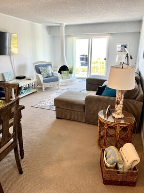 Smart TV, fireplace, offices