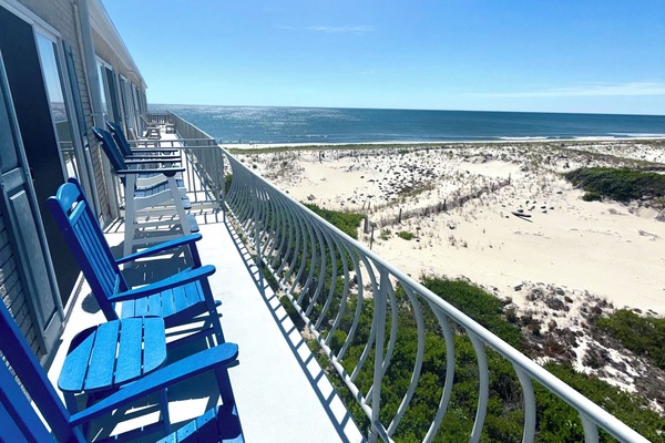 Kick back relax and enjoy the view and a little piece of east coast paradise!!!