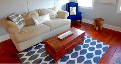 Happy Hen Loft minutes from Gettysburg sleeps 8