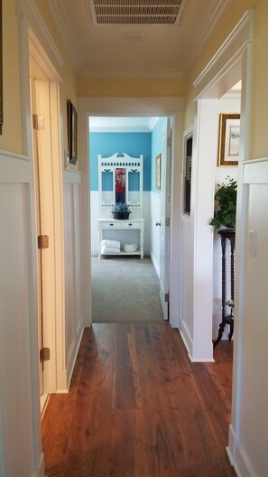 Interior - JUST BUILT - Guest Cottage with a complimentary ride in a 1911 Model T Ford (Coeur d'Alene)