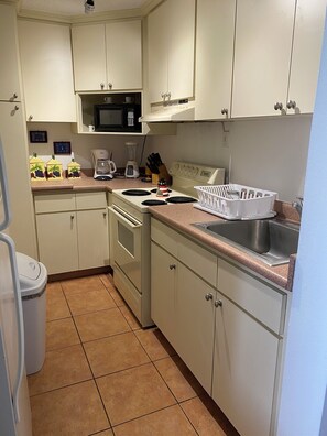 Fridge, microwave, oven, coffee/tea maker