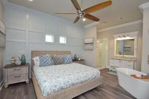 5 bedrooms, desk, iron/ironing board, free WiFi