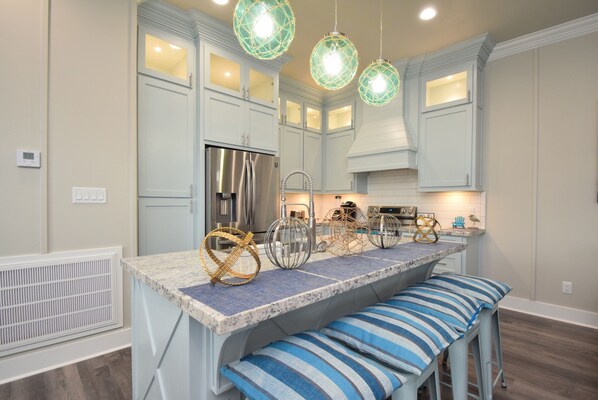Dining - BEACH HANSON 1 New Construction with private pool and hot tub. (Bolivar Peninsula)