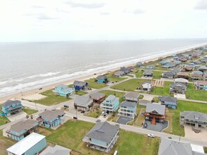 Exterior - BEACH HANSON 1 New Construction with private pool and hot tub. (Bolivar Peninsula)