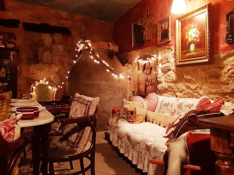 Interior. Getaway to Cuenca at La Quinta de Malu