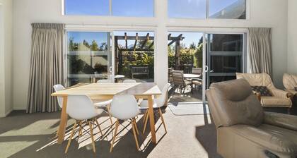 Albert Town Family Retreat - Wanaka