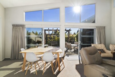 Albert Town Family Retreat - Wanaka