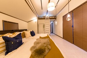 Casa, no fumadores | 2 dormitorios, escritorio, wifi gratis y ropa de cama