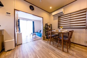 하우스, 금연 | 거실 공간 | 평면 TV, 넷플릭스, 스트리밍 서비스